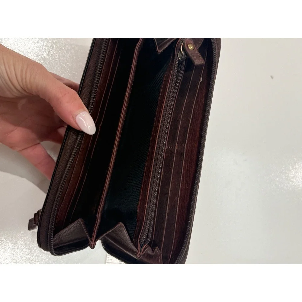 Duluth Trading Co Dark Brown Leather Zip Around Wristlet Wallet Clutch Organiser